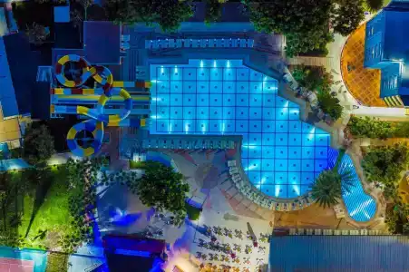 Mira Meridia Beach Resort - 6