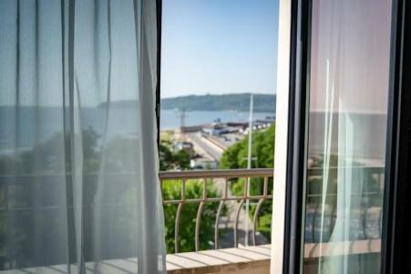 Panorama - Free EV Charging Station - 10