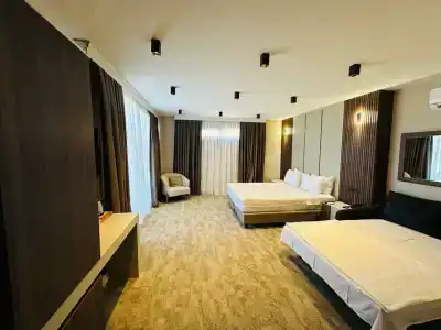 Monalisas Kusadasi - 32