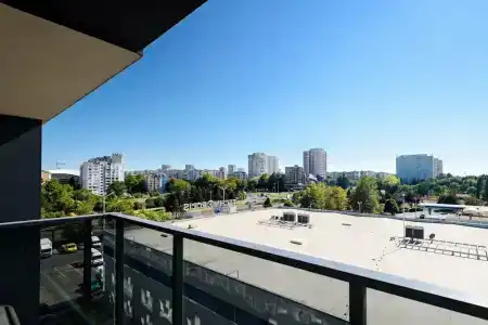 Avenue Deluxe - 1