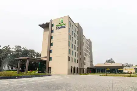 Holiday Inn Express Kolkata Airport, an IHG - 6