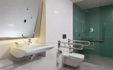 Holiday Inn, an IHG - 23