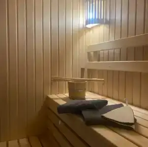 Viktoria - ZURO  - 44