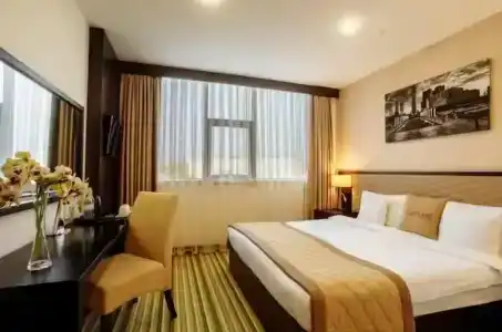 DoubleTree by Hilton - 2