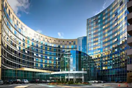 Виктория Олимп и бизнес-центр Минск - 1