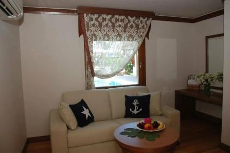 Bitez Corner Boutique - 13