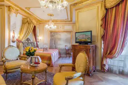 Regina Palace - 53