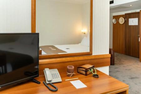 Panorama - Free EV Charging Station - 94