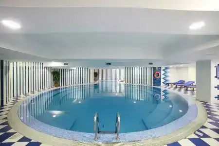 Ramada by Wyndham - 4