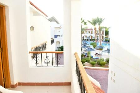 Dive Inn Resort - 11