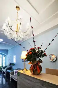 Provans Boutique - 11