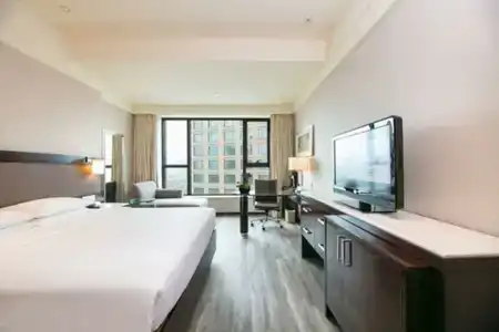 Courtyard by Marriott Hangzhou Wulin - 2
