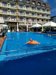 Golden Resort - 100