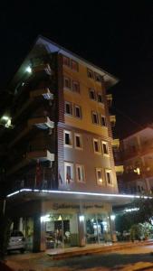 Sailorson Apart - 32