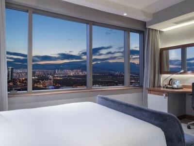 Hampton by Hilton - 42