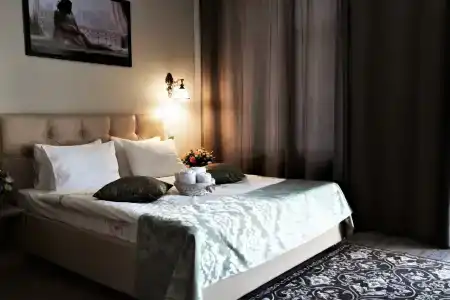 Provans Boutique - 1