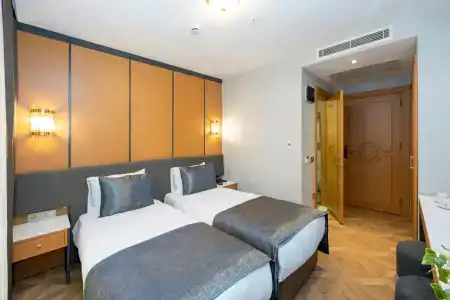 Freya Luxury - 50