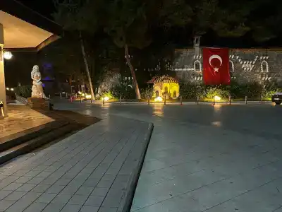 Ladonias Adakule	 - 94