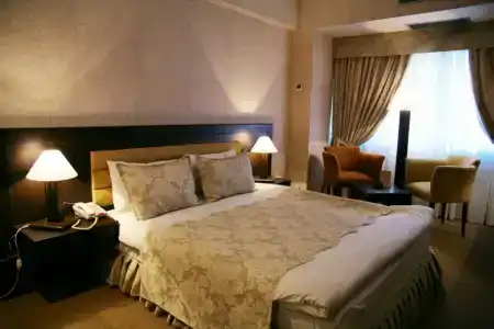 Le Grande Plaza - 5