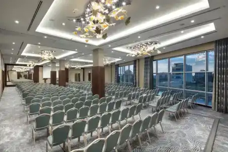 DoubleTree by Hilton - 45