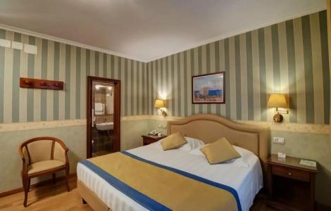 Piazza Di Spagna - 16