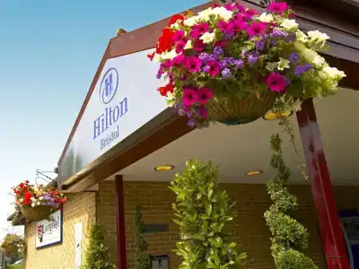 DoubleTree by Hilton Bristol North - 4