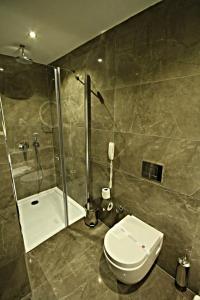 B Business & Spa - 75