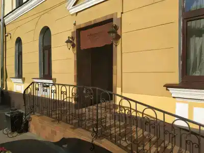 Губернский - 13