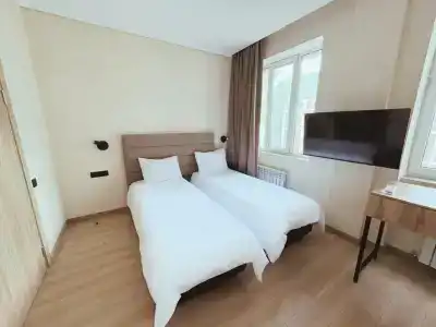 Tan Astana - 12