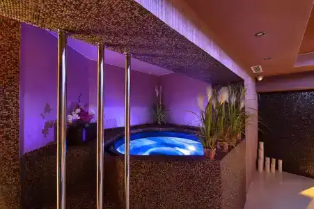 Gloria Business - 34