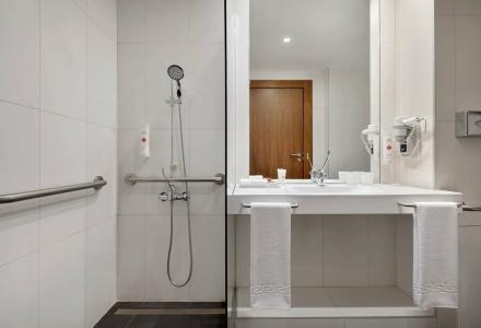 Ramada by Wyndham Lisbon - 30