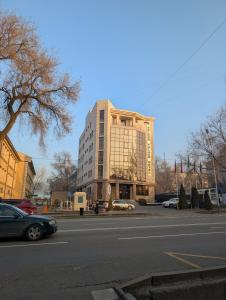 Golden Palace - 0