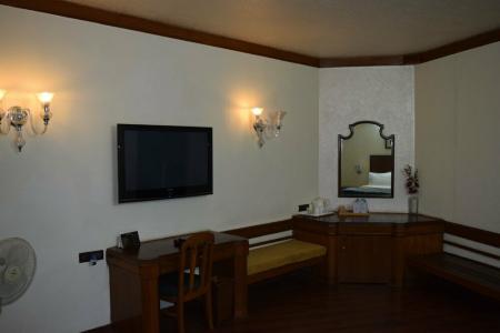 Samrat, New Delhi - 39