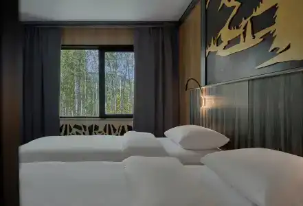 Sredi Gor - 13