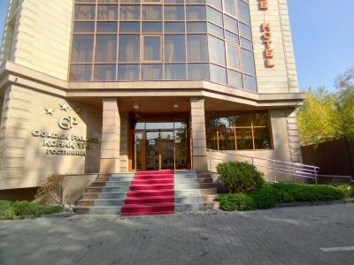 Golden Palace - 23