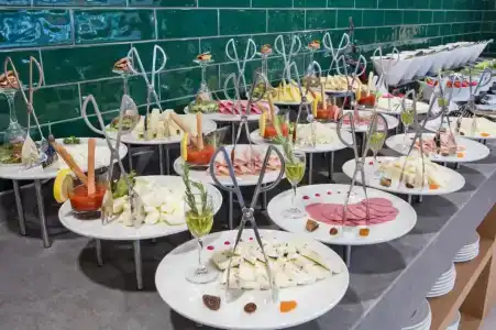 DoubleTree by Hilton - 17