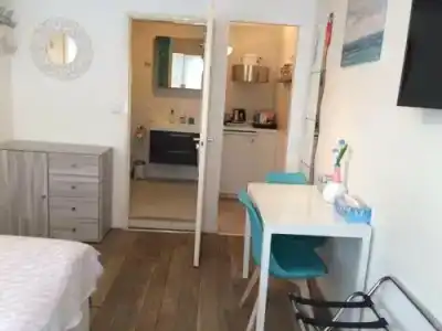 Sir Nico Guest House - 4