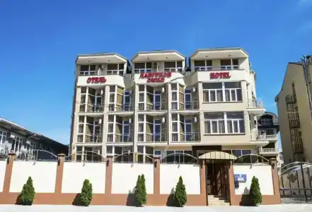 Lazurnoe Okno Guest House - 38