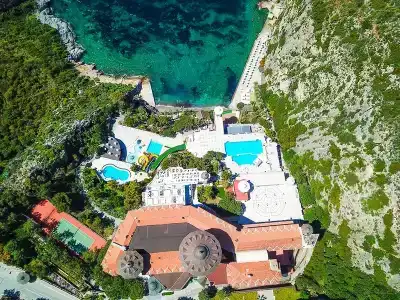 Ladonias Adakule	 - 59