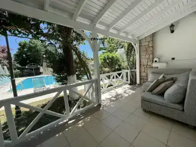 Moonshine & Suites - 15