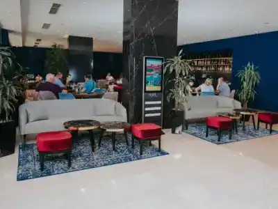 Ramada by Wyndham - 28