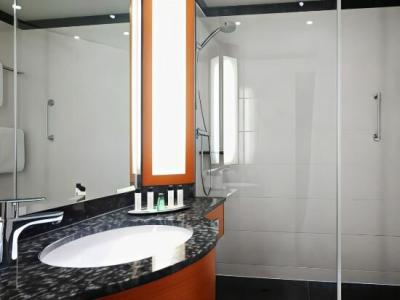 Moxy Frankfurt Airport - 34