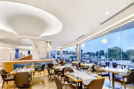 Alexandra Elegance Bridging Generations - 3