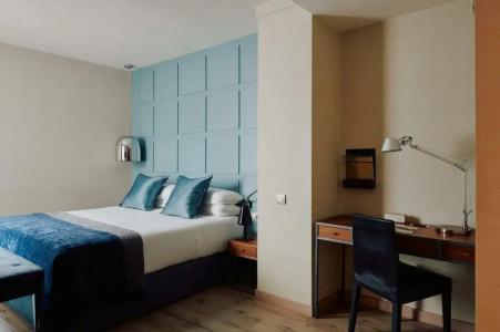 Catalonia Boulevard - 16