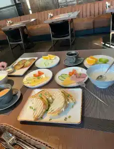 Gostinitsa Rossiya - 93