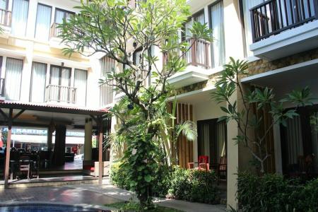 Suris Boutique - 9