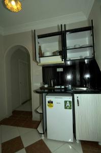 Cleopatra King Apart - 31