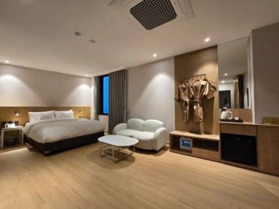Tria Business & Boutique - 33