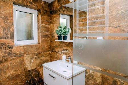 D & Sons Apartments - 11
