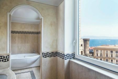 Renaissance Naples Mediterraneo - 8